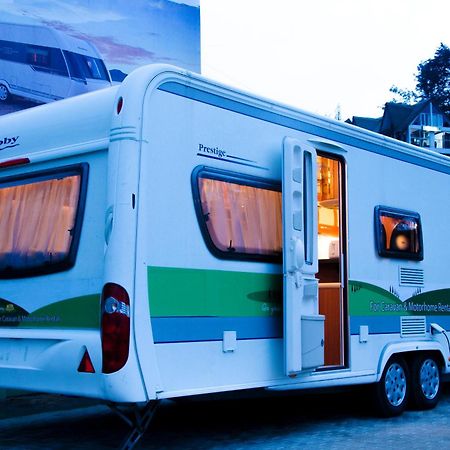 Go Outdoors Caravan Park Νουβάρα Ελίγια Εξωτερικό φωτογραφία