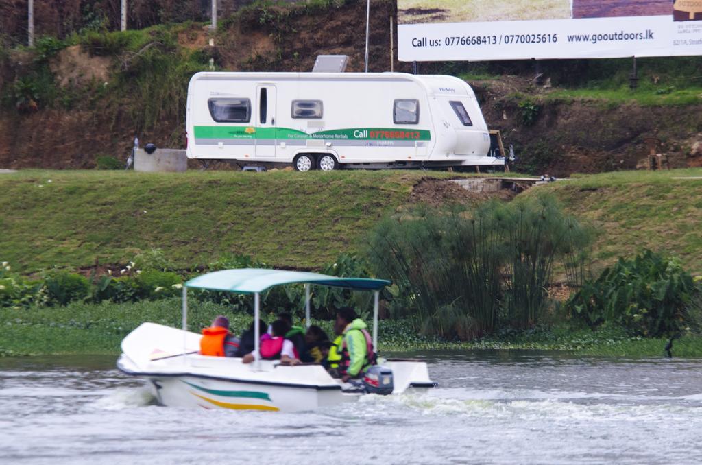Go Outdoors Caravan Park Νουβάρα Ελίγια Εξωτερικό φωτογραφία