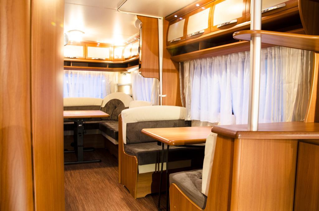 Go Outdoors Caravan Park Νουβάρα Ελίγια Εξωτερικό φωτογραφία