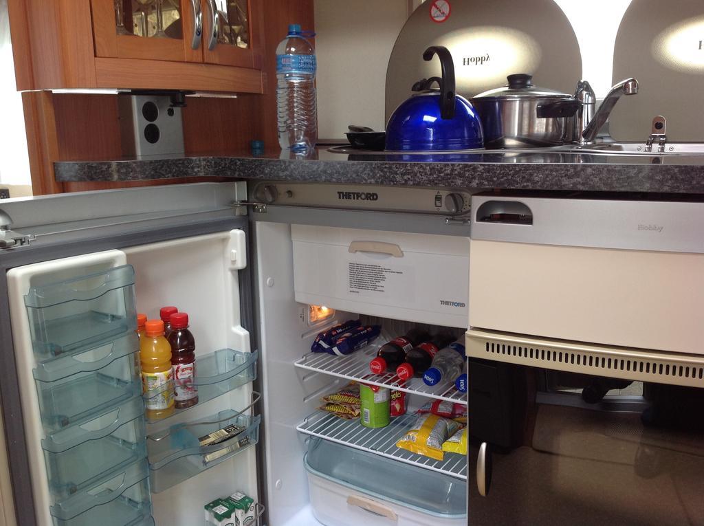 Go Outdoors Caravan Park Νουβάρα Ελίγια Εξωτερικό φωτογραφία