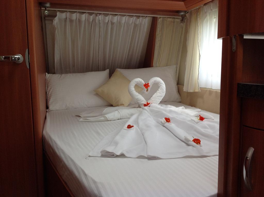 Go Outdoors Caravan Park Νουβάρα Ελίγια Εξωτερικό φωτογραφία