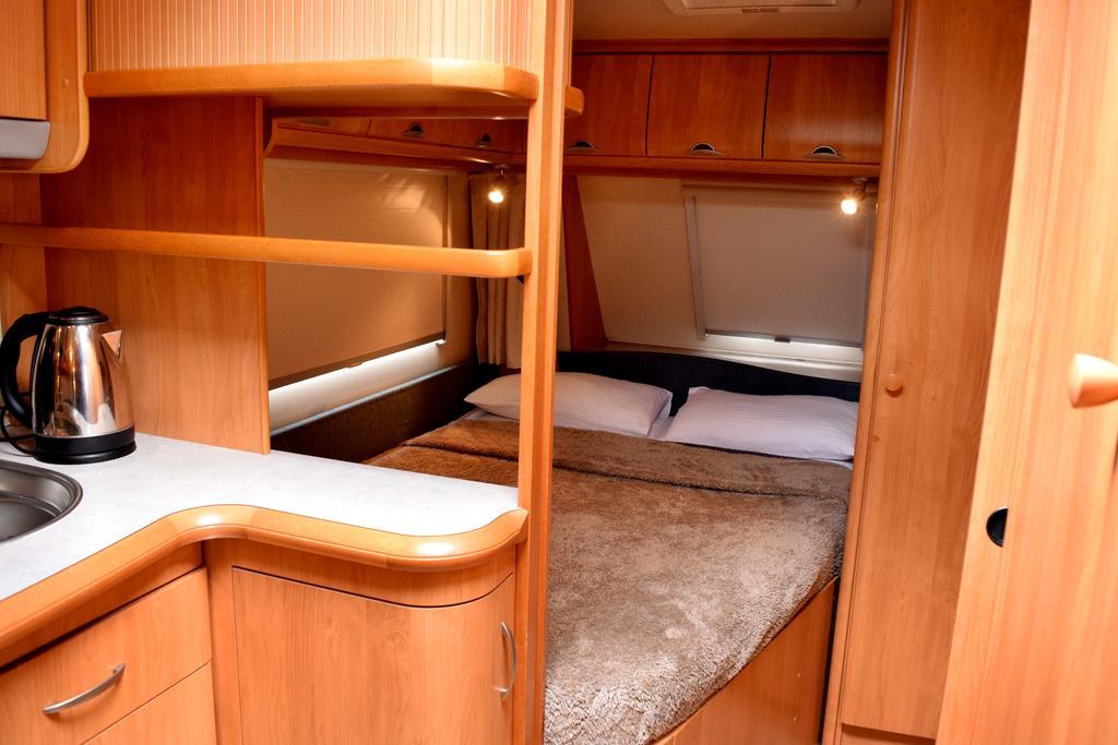 Go Outdoors Caravan Park Νουβάρα Ελίγια Εξωτερικό φωτογραφία
