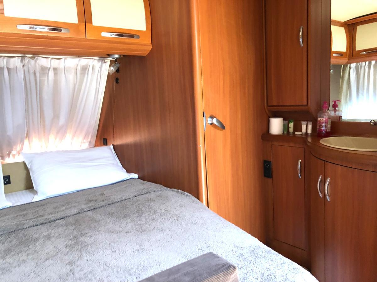 Go Outdoors Caravan Park Νουβάρα Ελίγια Εξωτερικό φωτογραφία