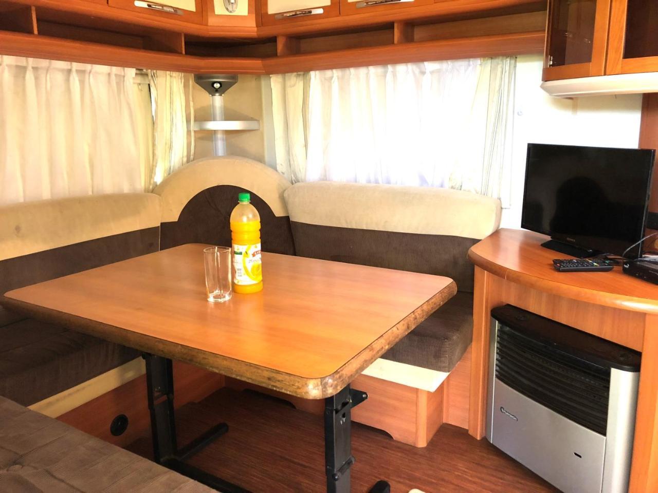 Go Outdoors Caravan Park Νουβάρα Ελίγια Εξωτερικό φωτογραφία